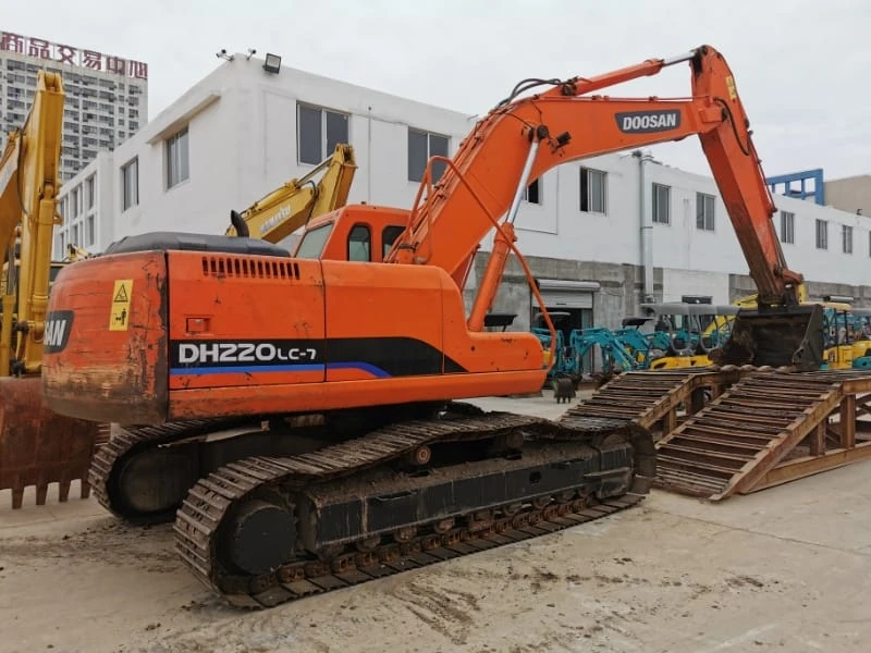Compre excavadoras Doosan DH 220 de segunda mano: máquinas de segunda mano asequibles y fiables.