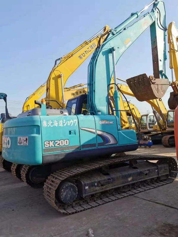 Pelle sur chenilles Kobelco SK200 20 tonnes d'occasion à vendre en bon état