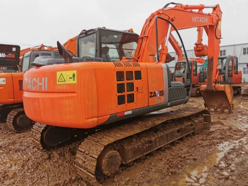 Продаётся гусеничный экскаватор Hitachi ZX120 б/у, пользующийся высоким спросом, в отличном состоянии.
