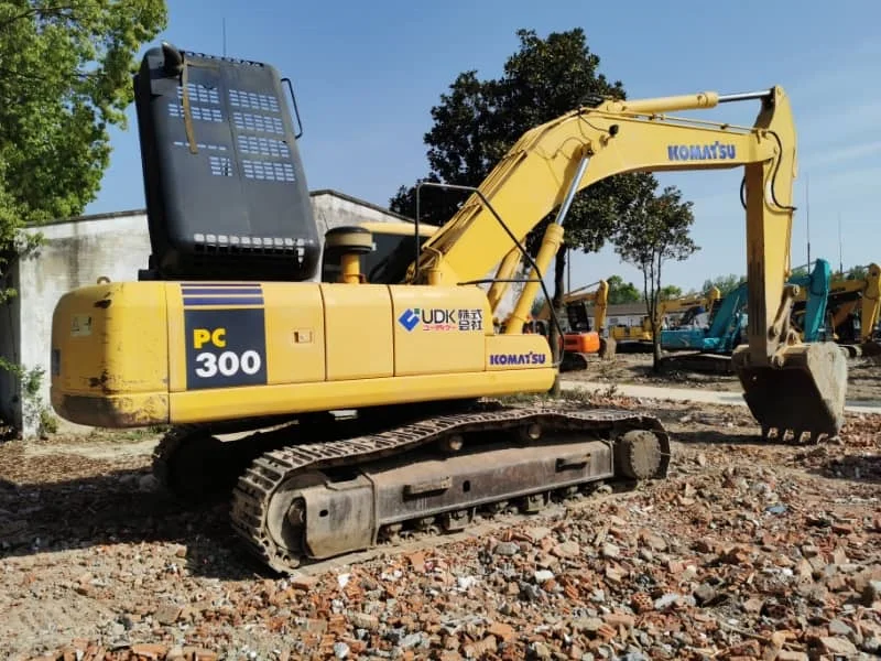 Excavadora hidráulica de cadenas Komatsu PC300 2022 usada para movimiento de tierras