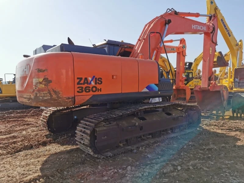 Б/у экскаватор Hitachi ZX300 30 тонн, произведен в Японии, в отличном состоянии