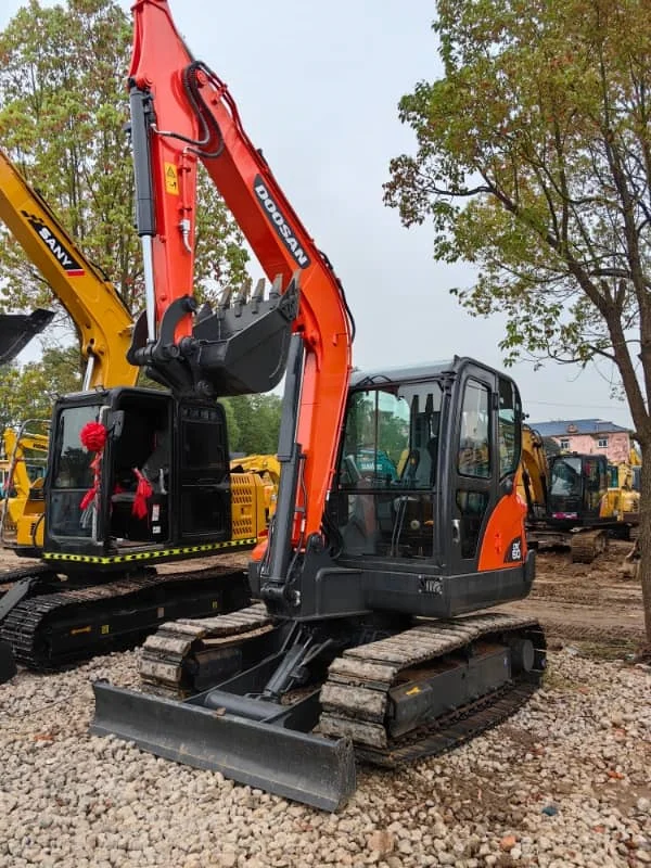 Excavadora Doosan DH60 usada de alto rendimiento a la venta