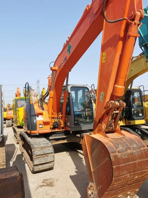 Доступный подержанный экскаватор Hitachi 135 с небольшим наработкой