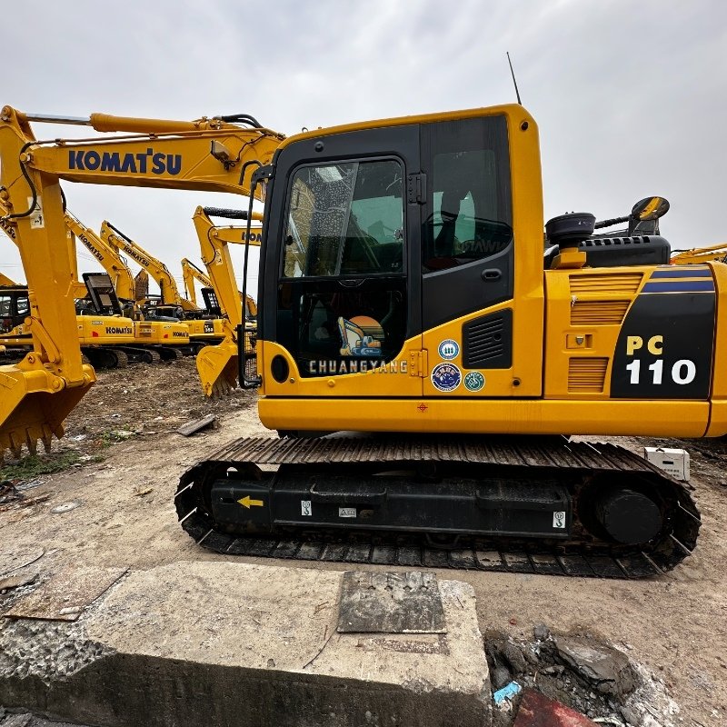 Продаётся высококачественный гусеничный экскаватор-погрузчик Komatsu PC110 б/у