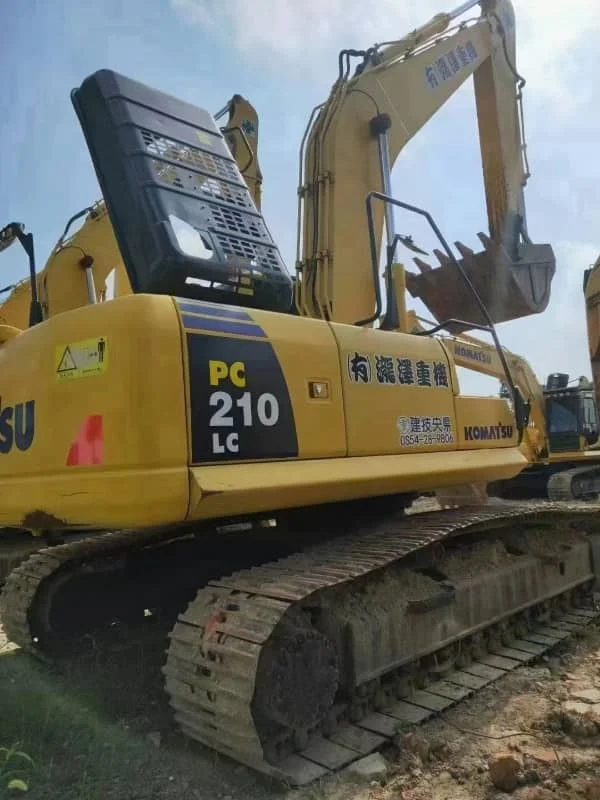 Экскаватор Komatsu PC210, б/у, 21-тонный экскаватор-погрузчик на продажу