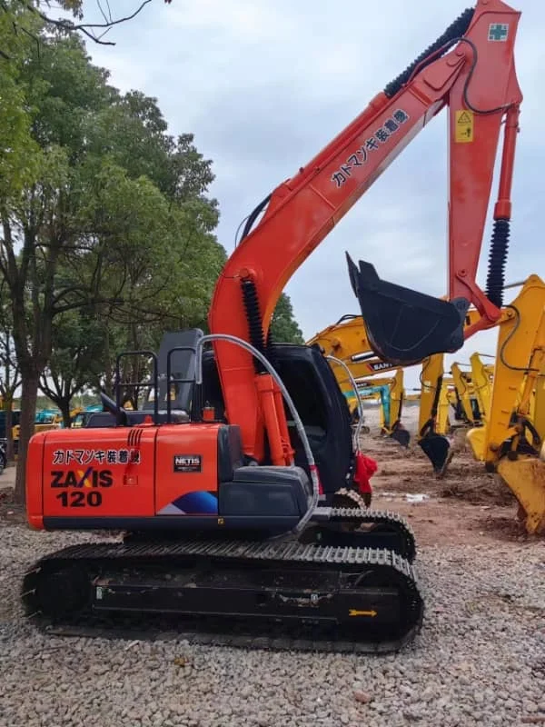Продаётся б/у гусеничный экскаватор Hitachi ZX120 высокой мощности