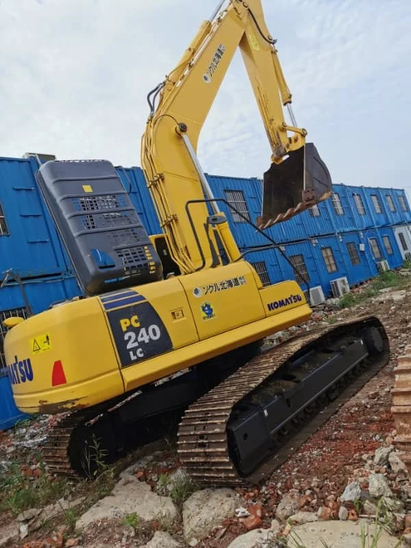 Б/у гидравлический гусеничный экскаватор Komatsu PC240 в отличном состоянии – 99% новый