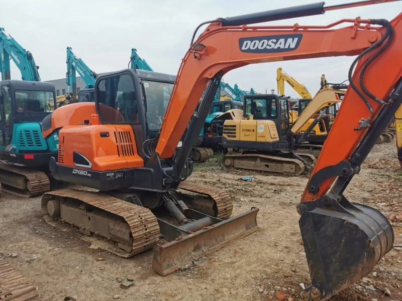 Excavadora DX60 usada de alta calidad a la venta a precios competitivos