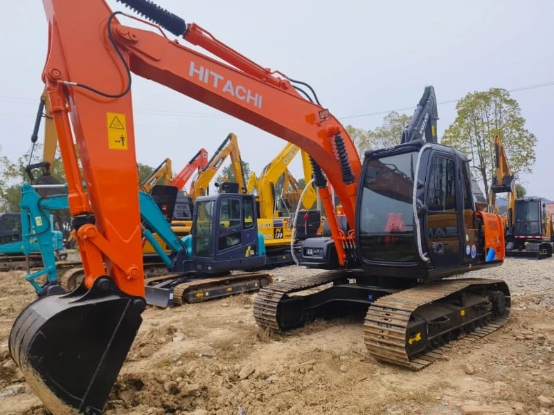 Excavadora Hitachi ZX120 usada en buen estado a la venta